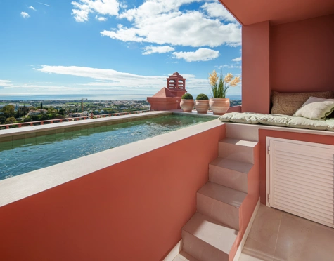 Duplex Penthouse for sale in Monte Halcones, Benahavis