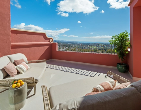 Duplex Penthouse for sale in Monte Halcones, Benahavis