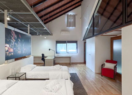 ENCANTADORA VILLA PARA ALQUILER VACACIONAL EN NUEVA ANDALUCÍA