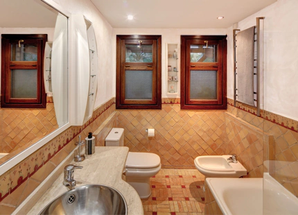 ENCANTADORA VILLA PARA ALQUILER VACACIONAL EN NUEVA ANDALUCÍA