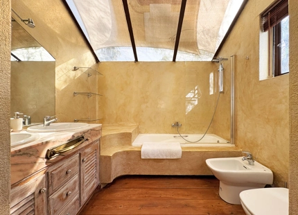 ENCANTADORA VILLA PARA ALQUILER VACACIONAL EN NUEVA ANDALUCÍA