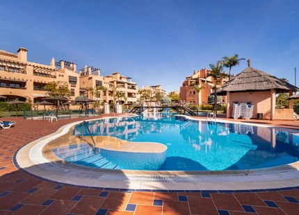 SPACIOUS 4-BEDROOM APARTMENT ON THE NEW GOLDEN MILE, ESTEPONA