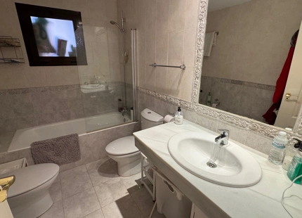 SPACIOUS 4-BEDROOM APARTMENT ON THE NEW GOLDEN MILE, ESTEPONA