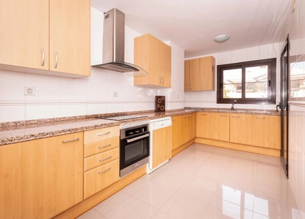 SPACIOUS 4-BEDROOM APARTMENT ON THE NEW GOLDEN MILE, ESTEPONA