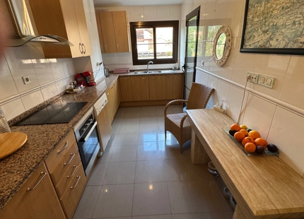 SPACIOUS 4-BEDROOM APARTMENT ON THE NEW GOLDEN MILE, ESTEPONA