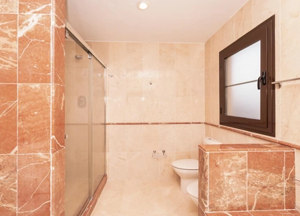 SPACIOUS 4-BEDROOM APARTMENT ON THE NEW GOLDEN MILE, ESTEPONA
