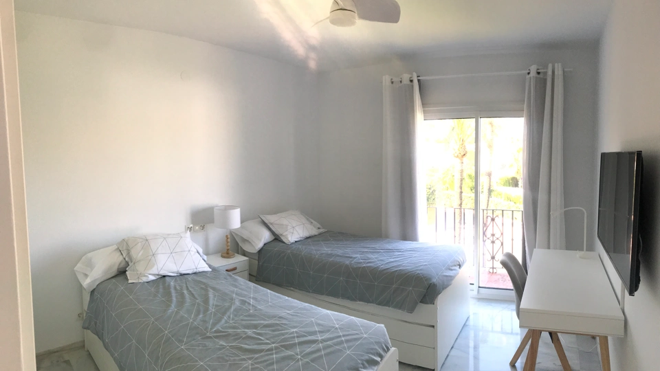 Atico Duplex en alquiler a corta temporada en Alcazaba Beach, Estepona Este