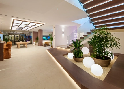 VILLA EXCEPCIONAL CON IMPRESIONANTES VISTAS Y CARACTERÍSTICAS EN NUEVA ANDALUCÍA