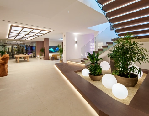 Villa en venta en Nueva Andalucia, Marbella