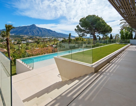 EXCEPTIONAL VILLA WITH STUNNING VIEWS AND FEATURES IN NUEVA ANDALUCÍA