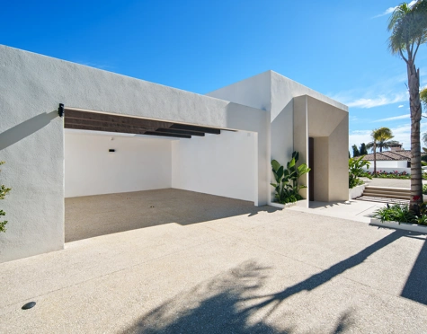Villa en venta en Nueva Andalucia, Marbella
