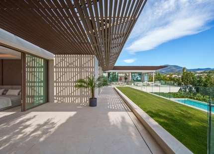 VILLA EXCEPCIONAL CON IMPRESIONANTES VISTAS Y CARACTERÍSTICAS EN NUEVA ANDALUCÍA