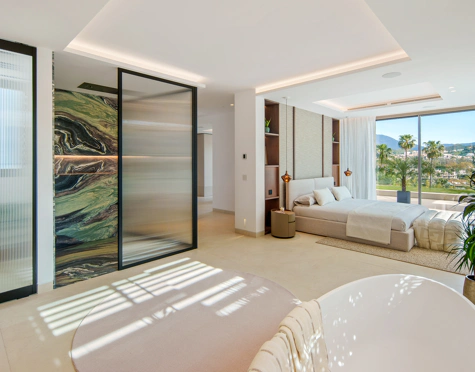 Villa en venta en Nueva Andalucia, Marbella