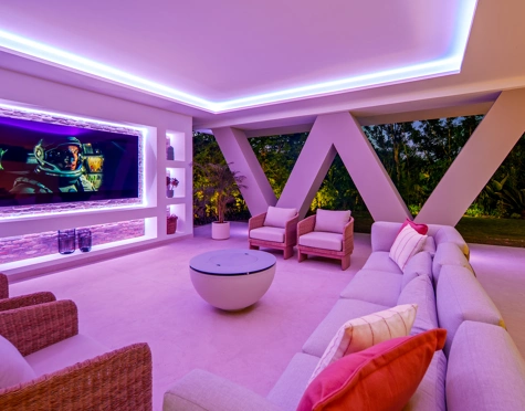 Villa en venta en Nueva Andalucia, Marbella