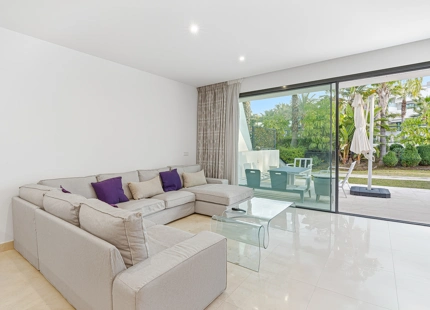 CONTEMPORARY 4-BEDROOM TOWNHOUSE WITH ROOFTOP POOL IN LA CALA DE MIJAS