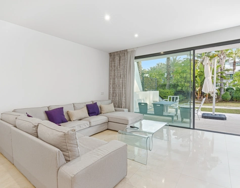 CONTEMPORARY 4-BEDROOM TOWNHOUSE WITH ROOFTOP POOL IN LA CALA DE MIJAS