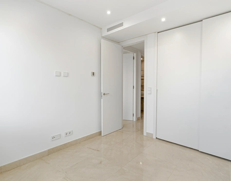 CONTEMPORARY 4-BEDROOM TOWNHOUSE WITH ROOFTOP POOL IN LA CALA DE MIJAS