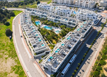 CONTEMPORARY 4-BEDROOM TOWNHOUSE WITH ROOFTOP POOL IN LA CALA DE MIJAS