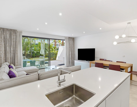CONTEMPORARY 4-BEDROOM TOWNHOUSE WITH ROOFTOP POOL IN LA CALA DE MIJAS