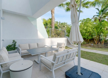 CONTEMPORARY 4-BEDROOM TOWNHOUSE WITH ROOFTOP POOL IN LA CALA DE MIJAS