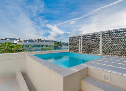CONTEMPORARY 4-BEDROOM TOWNHOUSE WITH ROOFTOP POOL IN LA CALA DE MIJAS