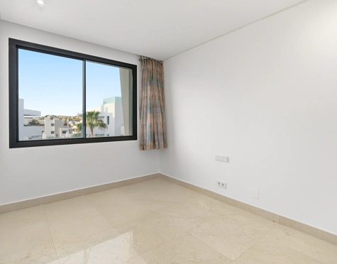 CONTEMPORARY 4-BEDROOM TOWNHOUSE WITH ROOFTOP POOL IN LA CALA DE MIJAS
