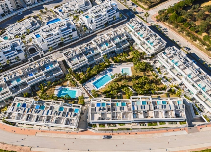 CONTEMPORARY 4-BEDROOM TOWNHOUSE WITH ROOFTOP POOL IN LA CALA DE MIJAS