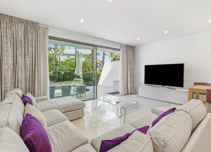 CONTEMPORARY 4-BEDROOM TOWNHOUSE WITH ROOFTOP POOL IN LA CALA DE MIJAS