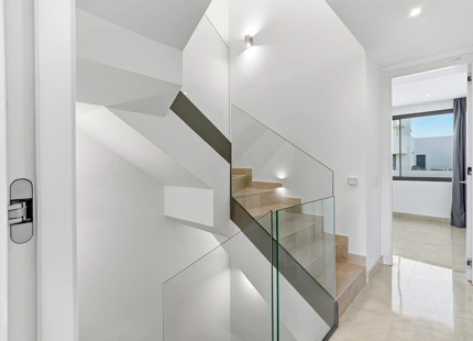 CONTEMPORARY 4-BEDROOM TOWNHOUSE WITH ROOFTOP POOL IN LA CALA DE MIJAS