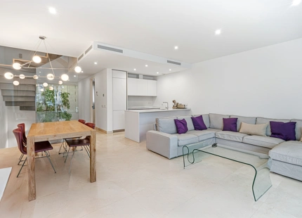 CONTEMPORARY 4-BEDROOM TOWNHOUSE WITH ROOFTOP POOL IN LA CALA DE MIJAS
