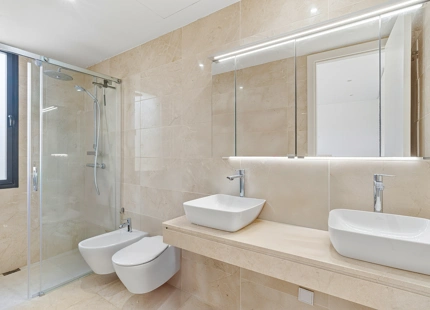 CONTEMPORARY 4-BEDROOM TOWNHOUSE WITH ROOFTOP POOL IN LA CALA DE MIJAS