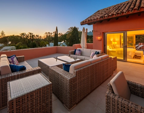 Duplex Penthouse for sale in La Morera, Marbella Este