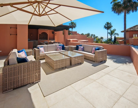 Duplex Penthouse for sale in La Morera, Marbella Este