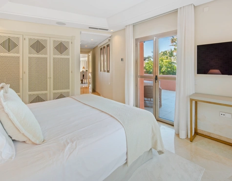 Duplex Penthouse for sale in La Morera, Marbella Este