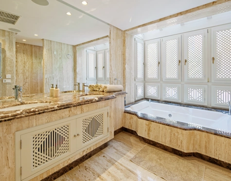Duplex Penthouse for sale in La Morera, Marbella Este