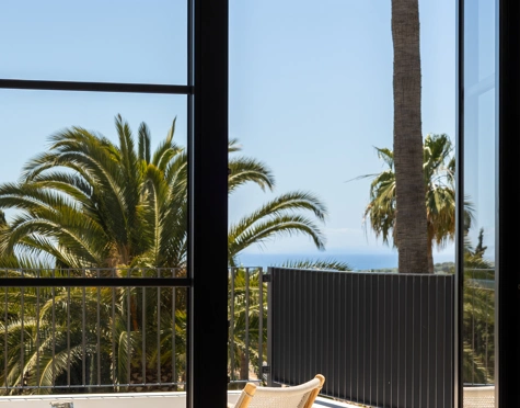 Villa for sale in Los Altos del Paraiso, Estepona