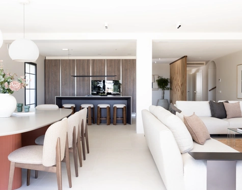 Villa for sale in Los Altos del Paraiso, Estepona