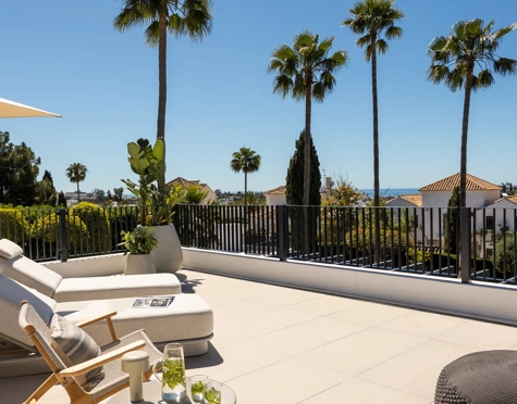 Villa for sale in Los Altos del Paraiso, Estepona