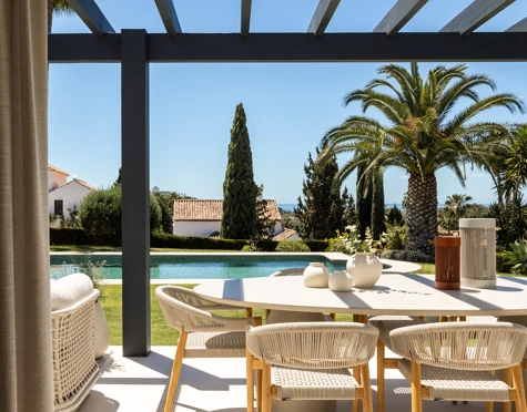Villa for sale in Los Altos del Paraiso, Estepona