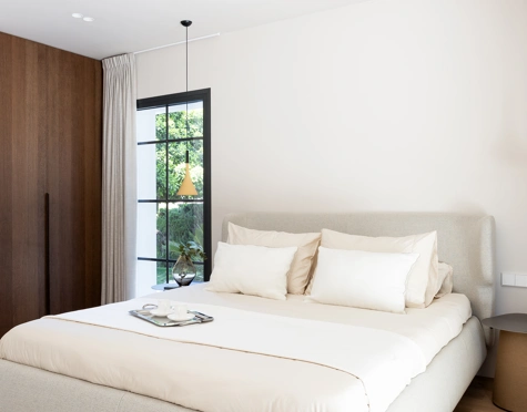 Villa for sale in Los Altos del Paraiso, Estepona