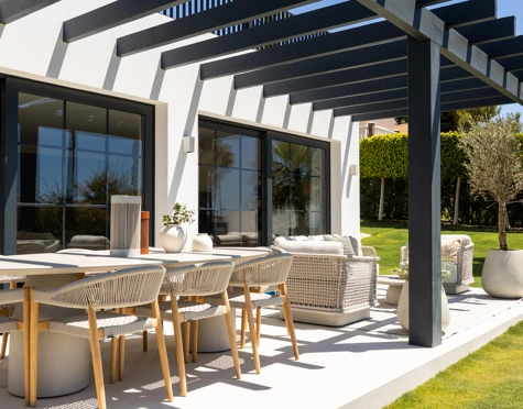 Villa for sale in Los Altos del Paraiso, Estepona
