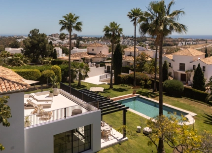 ENCANTADORA VILLA DE 4 DORMITORIOS CON IMPRESIONANTES VISTAS EN EL PARAÍSO ALTO, BENAHAVÍS