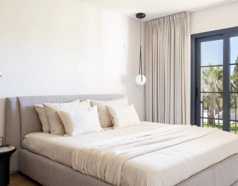Villa for sale in Los Altos del Paraiso, Estepona