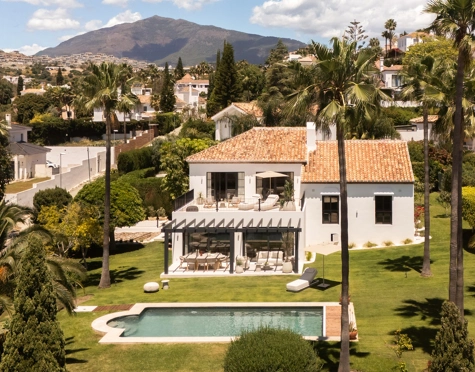 CHARMING 4-BEDROOM VILLA WITH STUNNING VIEWS IN EL PARAÍSO ALTO, BENAHAVÍS
