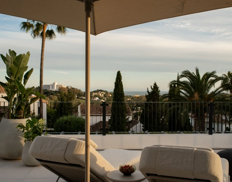 Villa for sale in Los Altos del Paraiso, Estepona