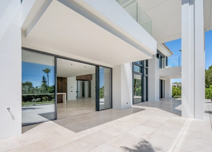 VILLA DE LUJO DE 6 DORMITORIOS CON AMPLIA PARCELA EN MARBELLA