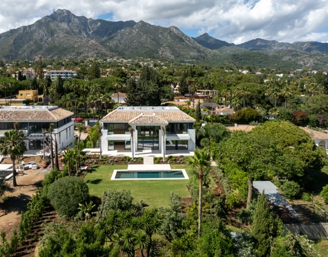 Villa for sale in Rocio de Nagüeles, Marbella Golden Mile