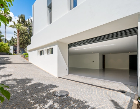 Villa for sale in Rocio de Nagüeles, Marbella Golden Mile