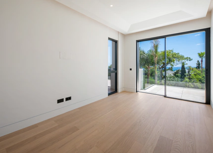 VILLA DE LUJO DE 6 DORMITORIOS CON AMPLIA PARCELA EN MARBELLA