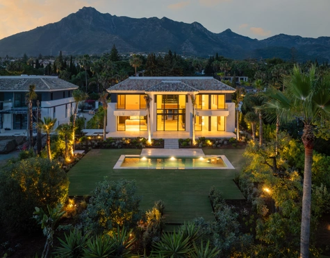 Villa for sale in Rocio de Nagüeles, Marbella Golden Mile